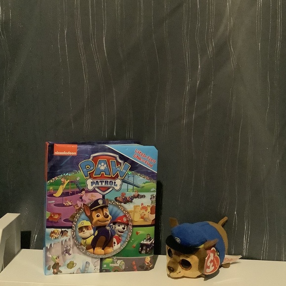 Paw Patrol mini Beanie baby and look and find book - Picture 1 of 5